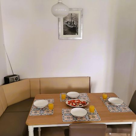 Charming Traditional Townhouse - Holiday Home Kata Jezera Exteriér fotografie