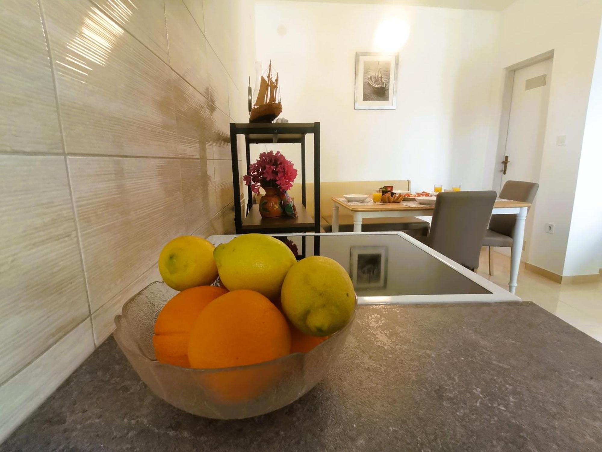 Charming Traditional Townhouse - Holiday Home Kata Jezera Exteriér fotografie