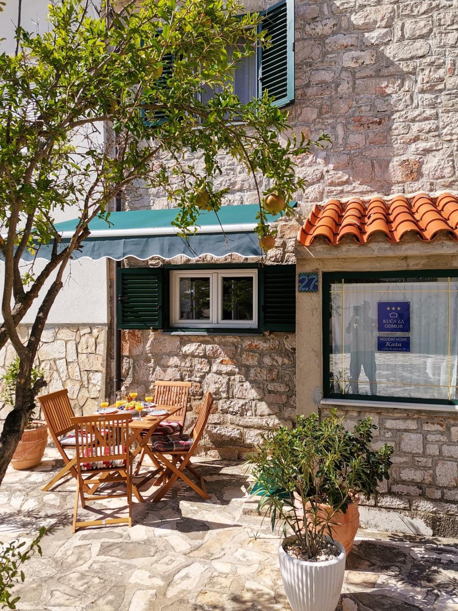 Charming Traditional Townhouse - Holiday Home Kata Jezera Exteriér fotografie